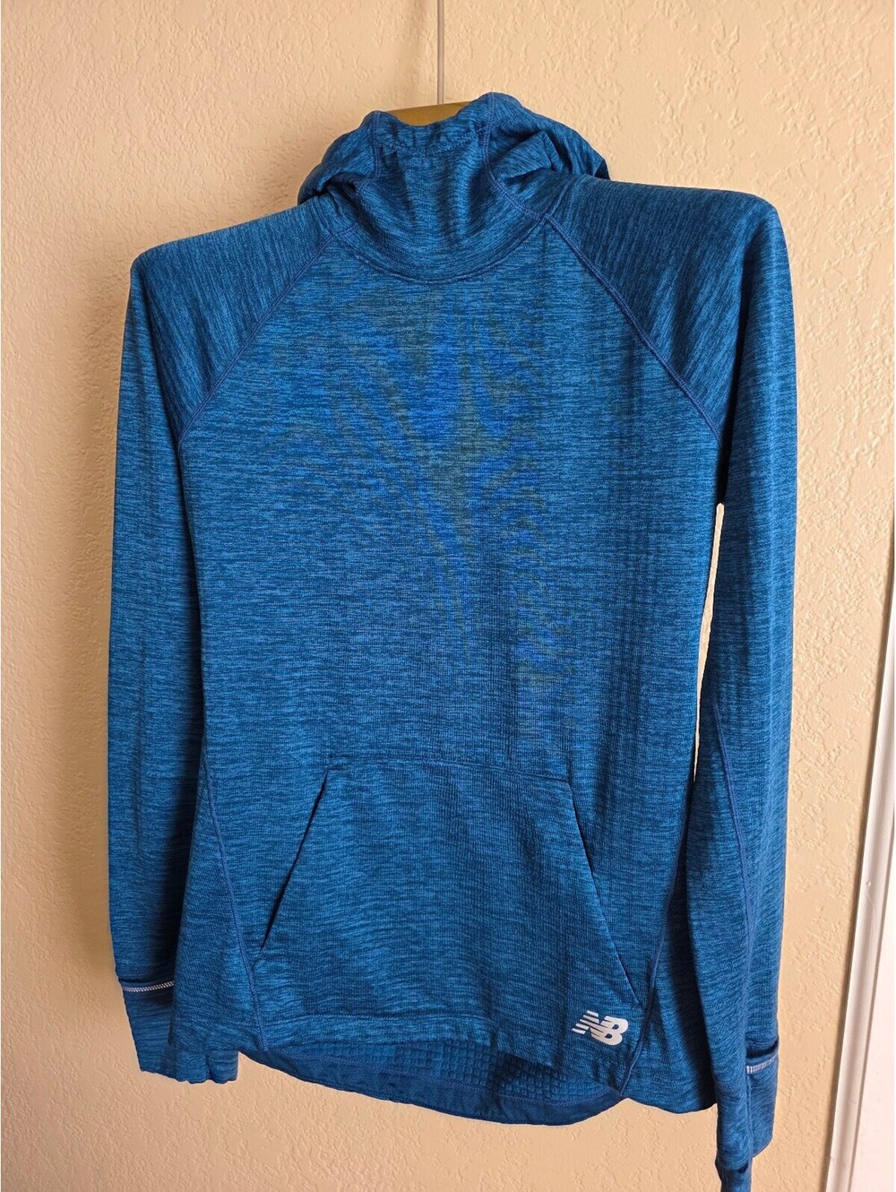 New Balance NB Heat Grid Pullover Hoodie in a Teal Colorway Size M